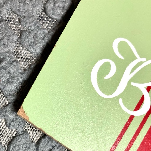 Christmas Gift Box Tabletop Decor w/ Pine Cones and Berries Bundle 2 Merry Noel - Picture 4 of 4